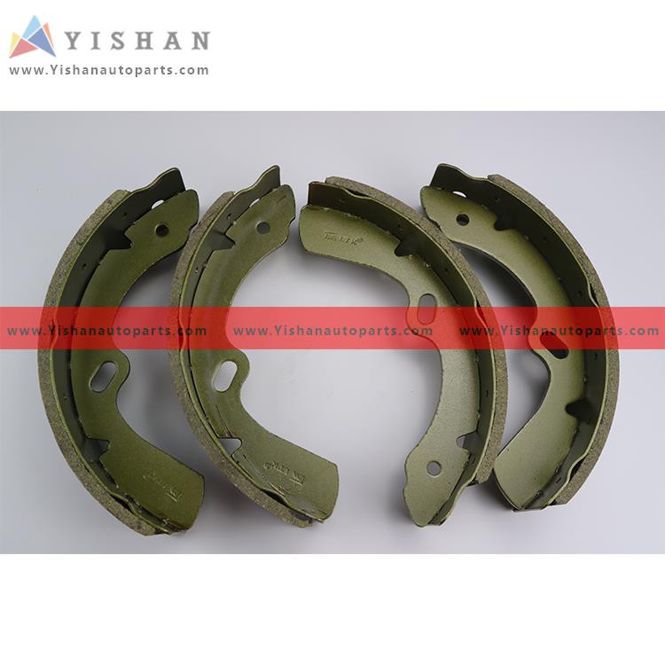 2 ISUZU  NPR 4BD1 4BC2 Brake shoes